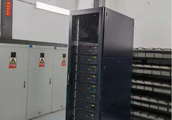 UPS不间断电源一直滴滴滴的响是什么原因？